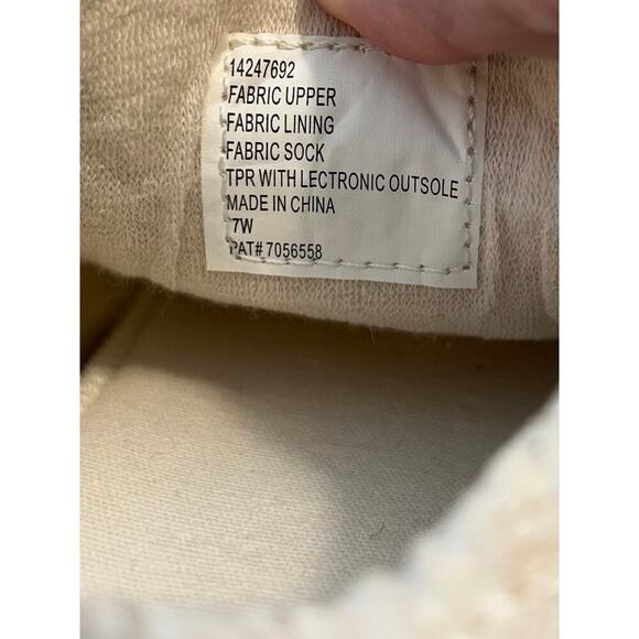 TORRID Women’s Riley Ruched Lace-Up Sneakers / Size: 7W - Picture 8 of 10